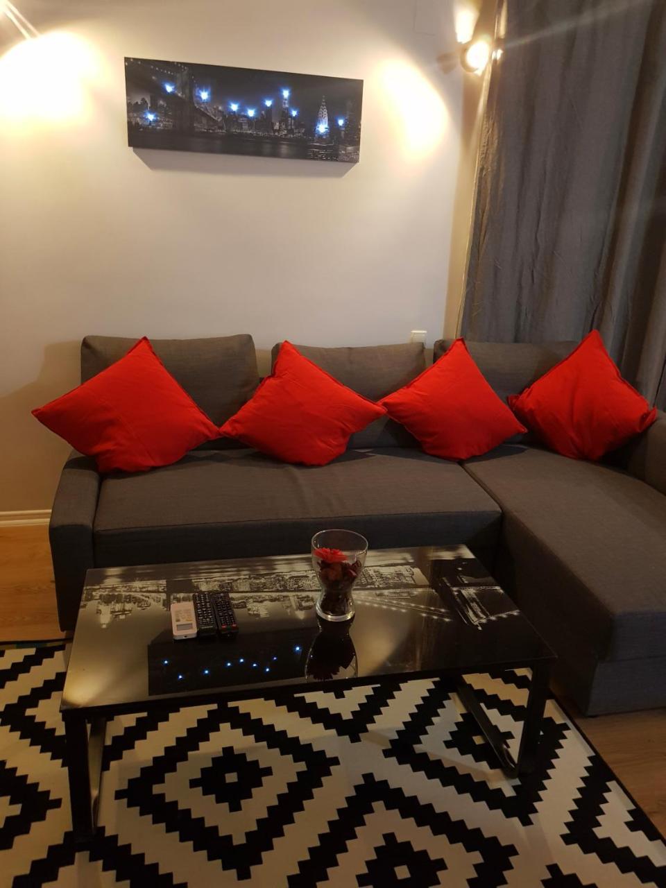 Modern Apartment With Pool In North Bucharest Cretuleasca Esterno foto