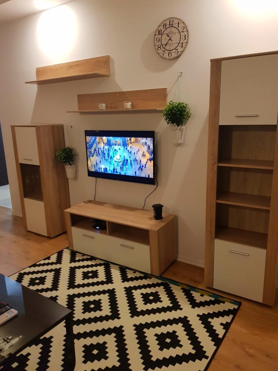 Modern Apartment With Pool In North Bucharest Cretuleasca Esterno foto