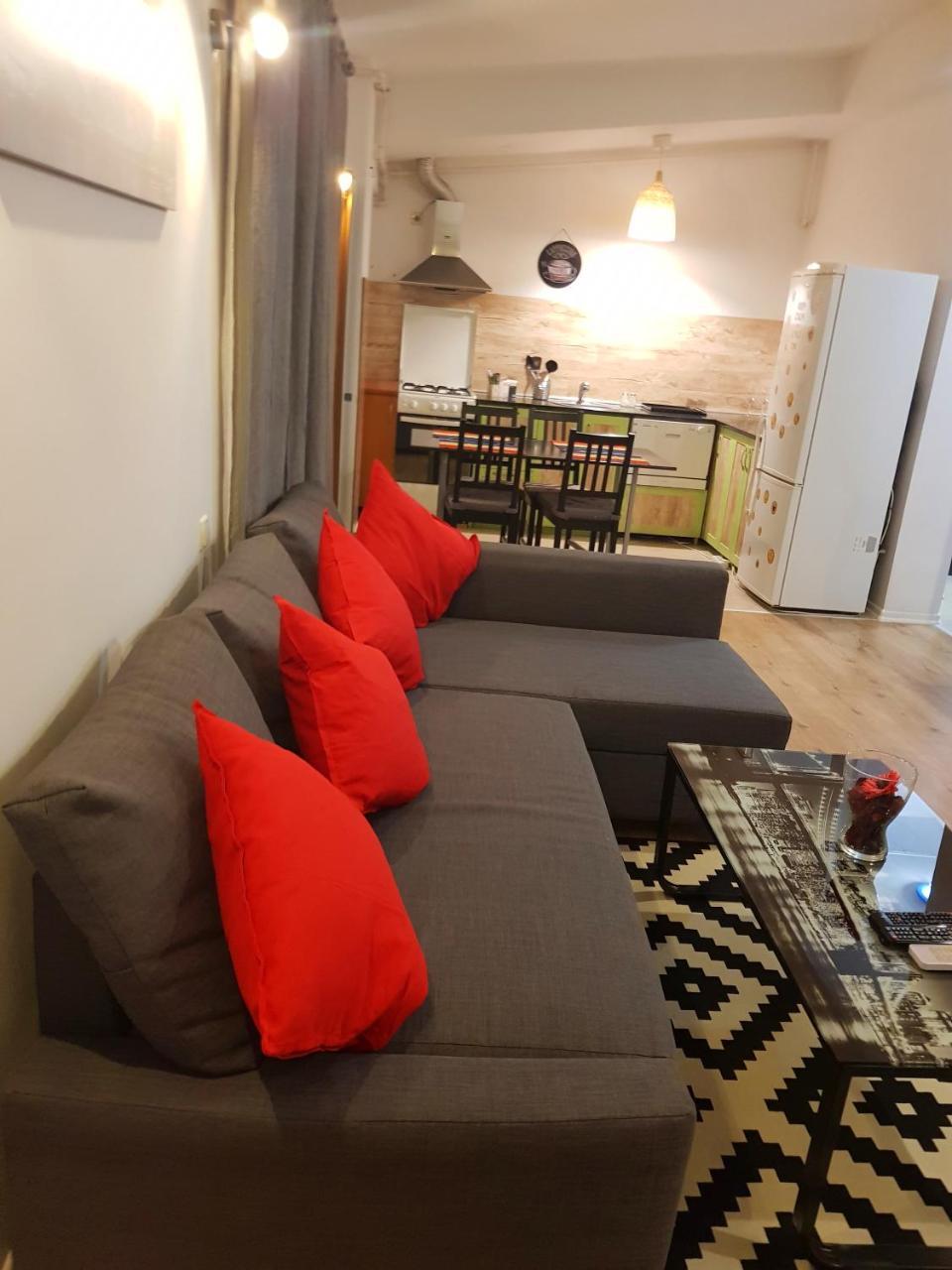 Modern Apartment With Pool In North Bucharest Cretuleasca Esterno foto